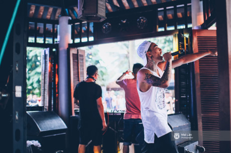 Pool party cuoi tuan - Con gai Ha Noi, khi muon sexy thi cung sexy het co! - Anh 26