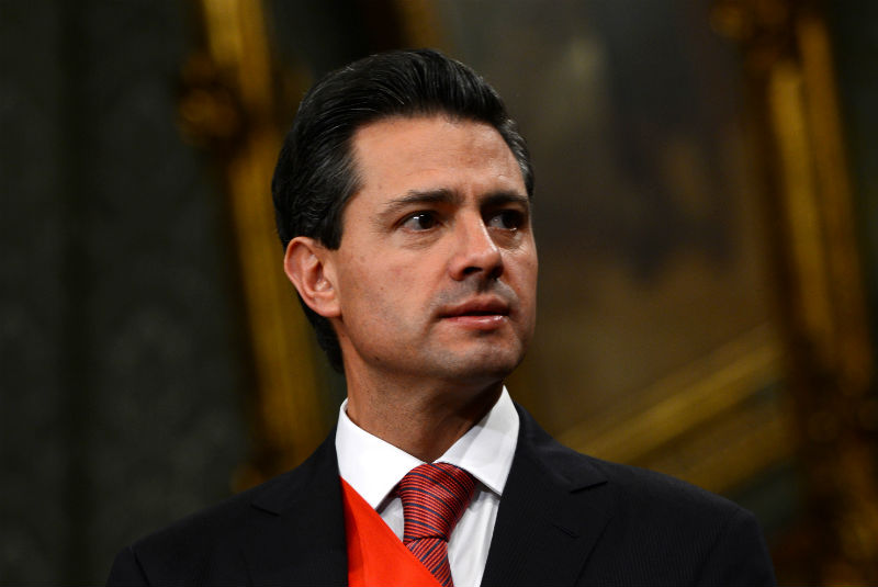 Artículos sobre política, economía, historia y libros Enrique Peña