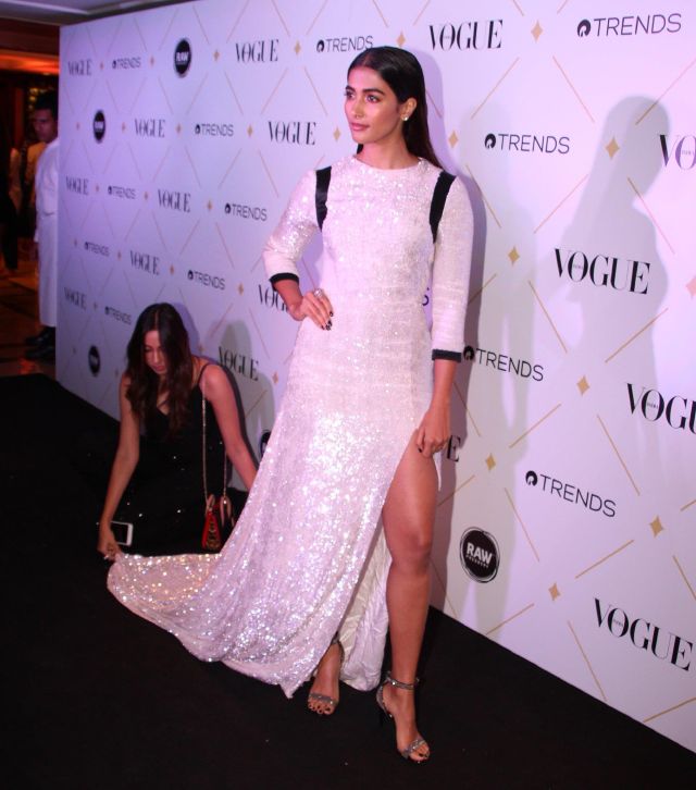 Pooja Hedge At Vogue Beauty Awards 2017 In White Dress