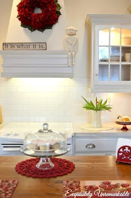 decorating with red in the kitchen