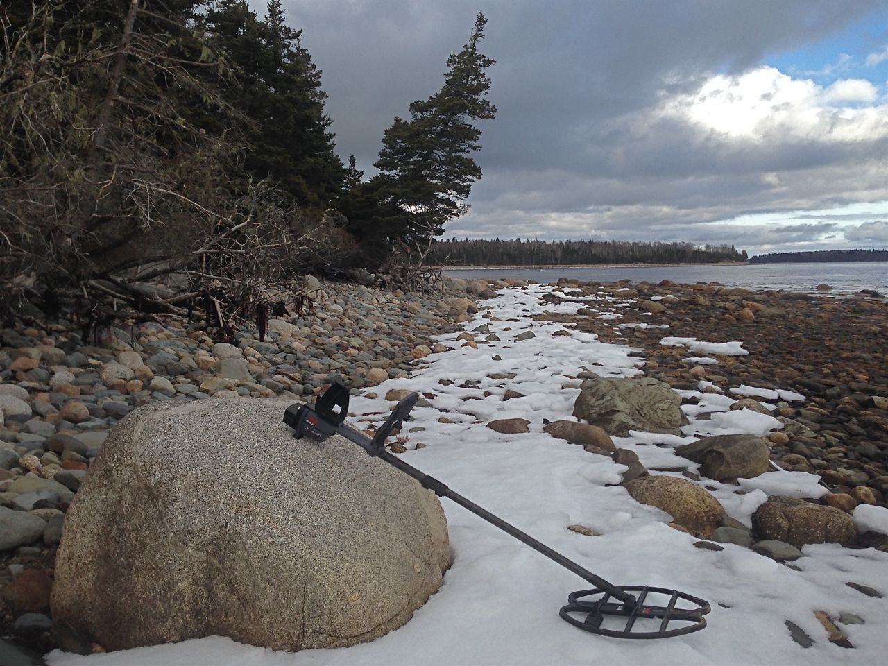 Gary Drayton treasure hunting blog The metal detector I use on TV