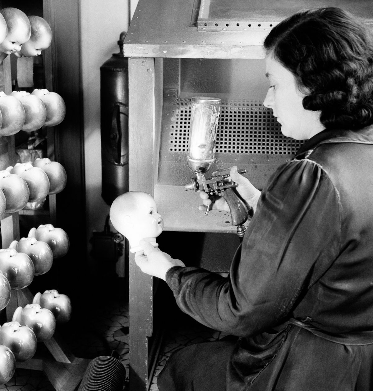 These 26 Vintage Photographs From Inside Old Doll Factories Will Make