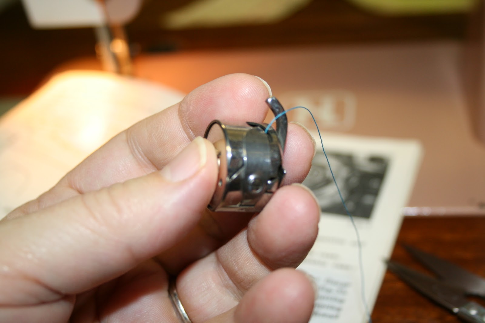 Tammy's Craft Emporium Necchi Lelia 513 how to thread the bobbin