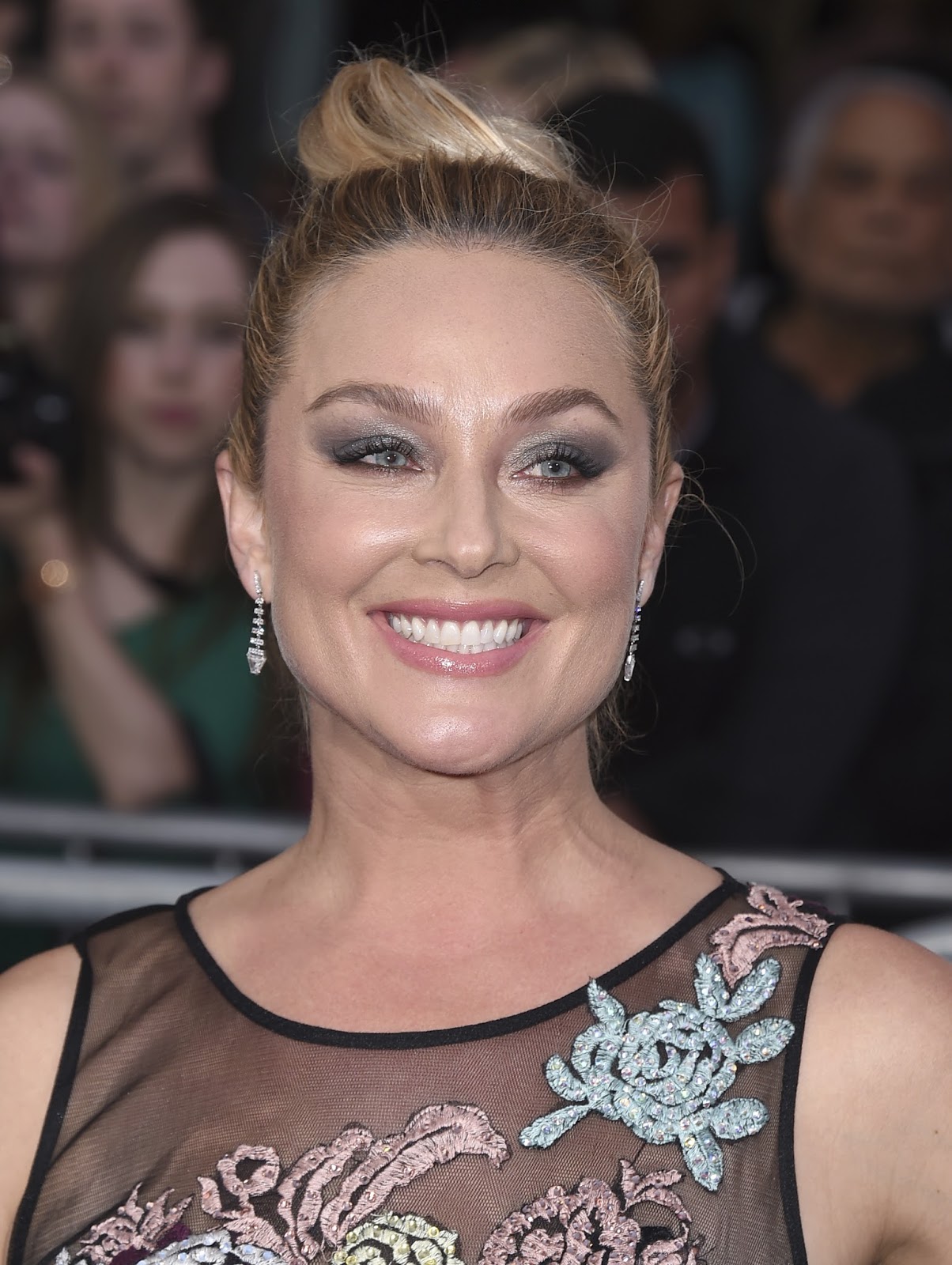 Daily Celebrities Paparazzi, Candid and Photoshoot Pictures: Elisabeth ...