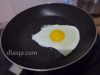 proses memasak telur