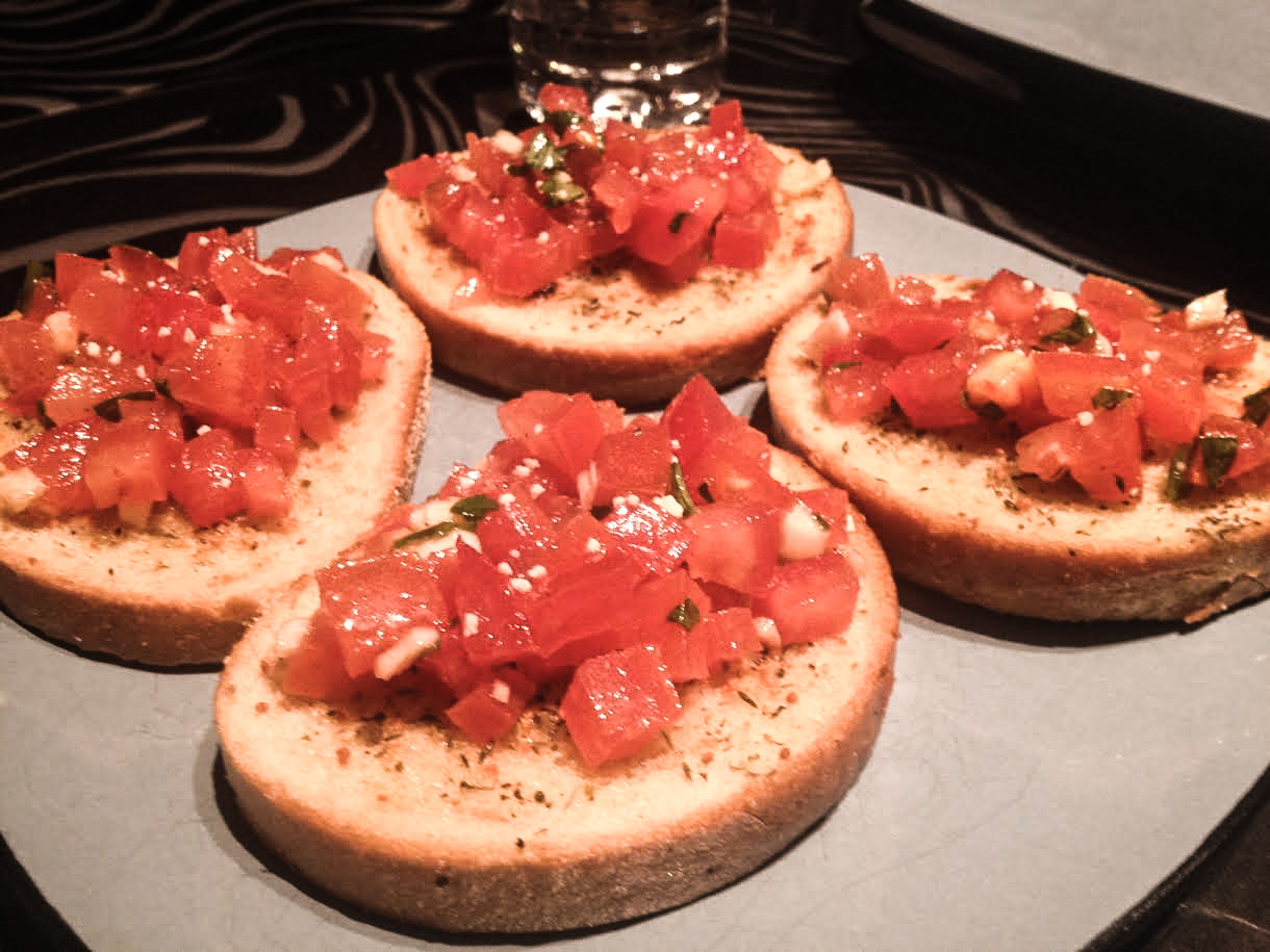 The Bachelor&amp;#39;s Cookhouse: Bruschetta on Rye