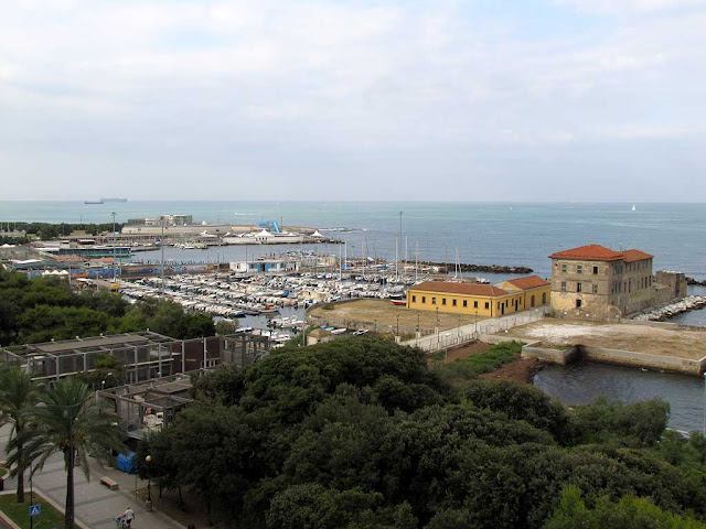 Nazario Sauro marina, Scoglio della Regina (Queen's Rock), Livorno