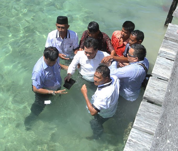 Shafie Apdal Jatuh Ke Laut, Jeti Runtuh di Kampung air Pulau Selakan, Semporna