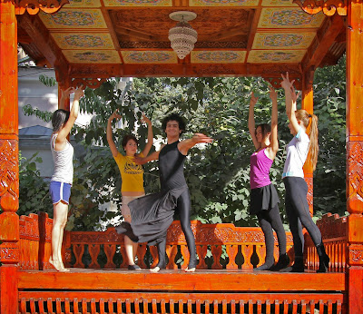 Tadjikistan, Douchanbé, théâtre Padida, Samarhon, danse, tapshan, tapchane, © L. Gigout, 2012