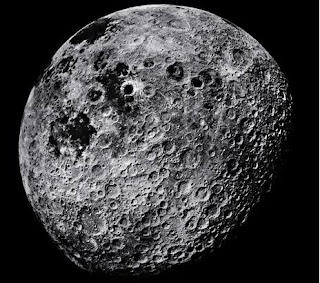 permukaan bulan