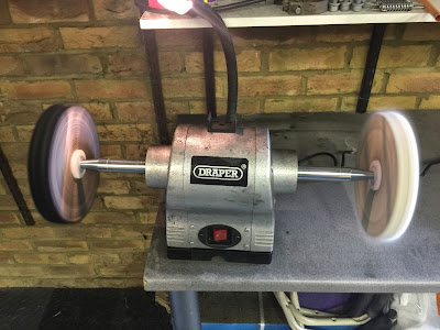 Draper 550w bench grinder with polishing mops attached