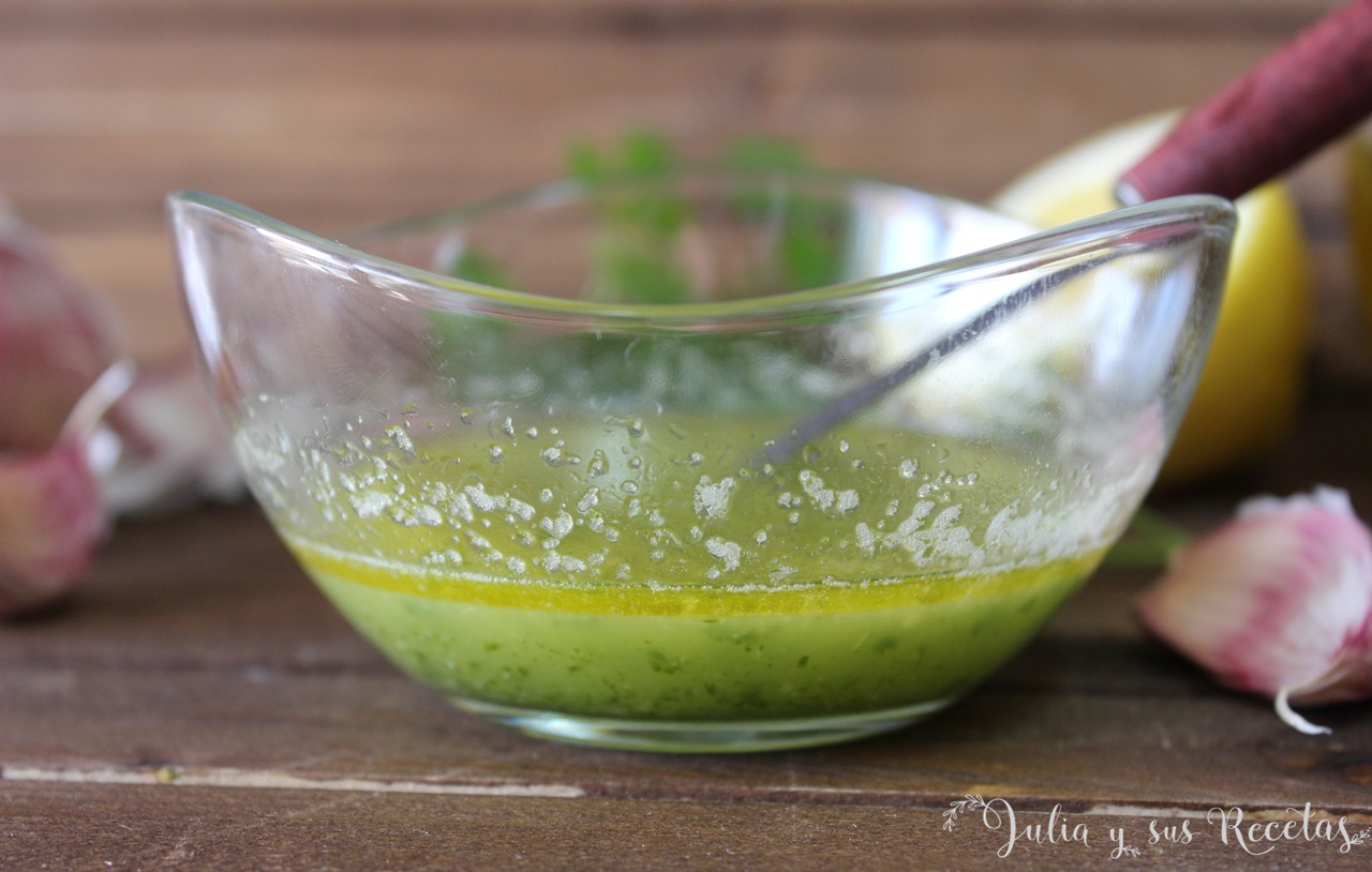 JULIA Y SUS RECETAS Cómo hacer salsa ajolimón y perejil para pescados