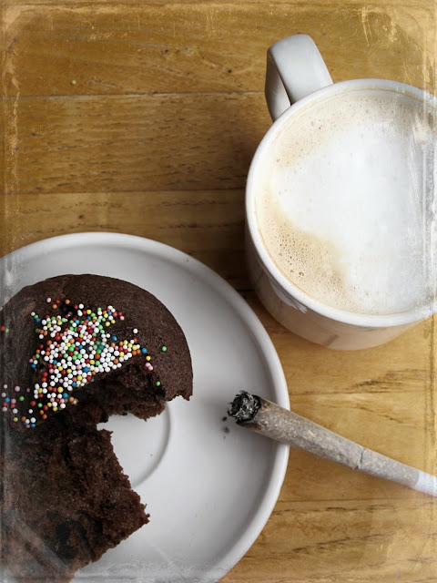 hash muffins and joint, Amsterdam coffee shop