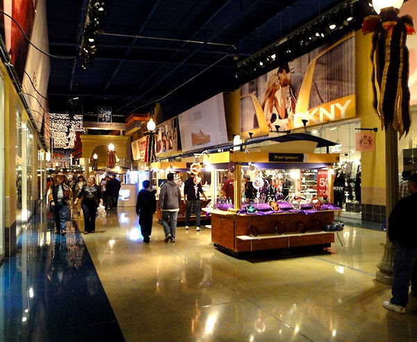 Left Field Wander: Primm Valley Fashion Outlet Mall