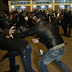 ΣΥΜΒΑΙΝΕΙ ΤΩΡΑ!!ΑΓΡΙΕΣ ΣΥΜΠΛΟΚΕΣ ΜΕ ΛΑΘΡΟ ΣΤΗ ΘΕΣΣΑΛΟΝΙΚΗ! ΤΡΑΥΜΑΤΙΣΑΝ ΕΛΛΗΝΑ ΚΑΙ ΕΚΑΝΑΝ ΚΑΤΑΛΗΨΗ ΜΕ ΤΣΑΜΠΟΥΚΑ!! (ΒΙΝΤΕΟ)