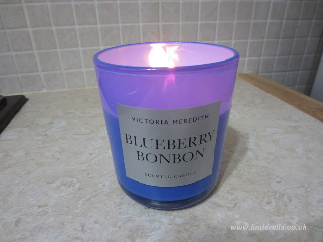 Blueberry scented candle