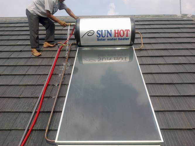 jual dan pasang water heater tenaga surya merk sun hot