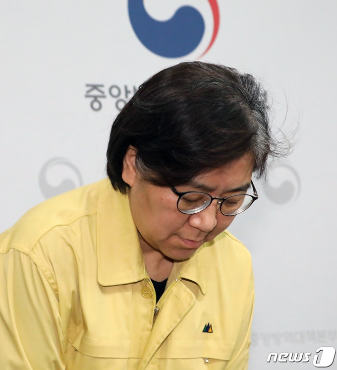 이미지에 대체텍스트 속성이 없습니다; 파일명은 %25EB%2589%25B4%25EC%258A%25A41.jpg 입니다.