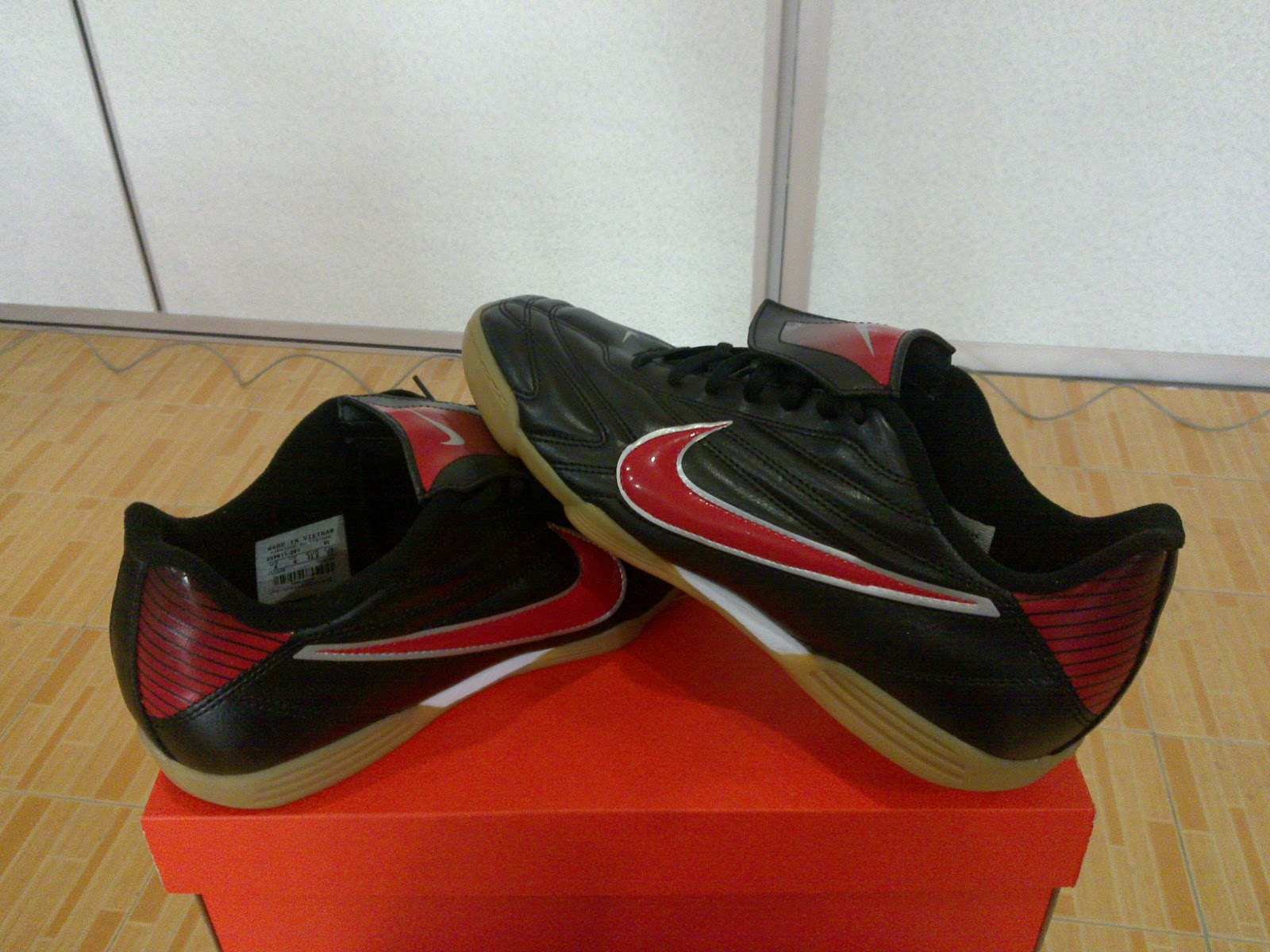 kasut futsal nike tiempo