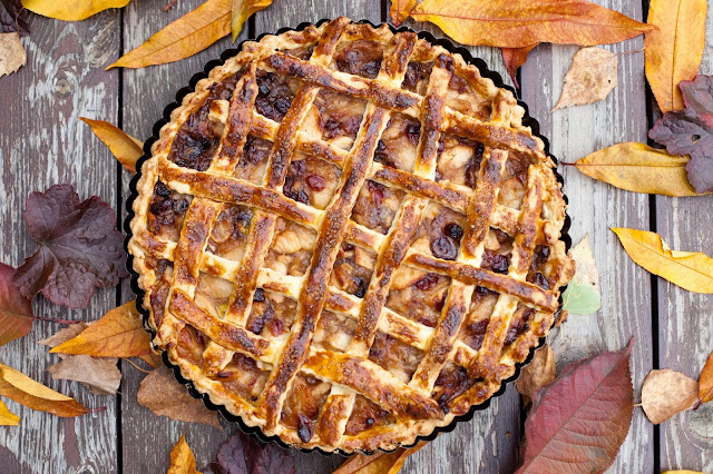 Tarta z jabłkami i żurawiną