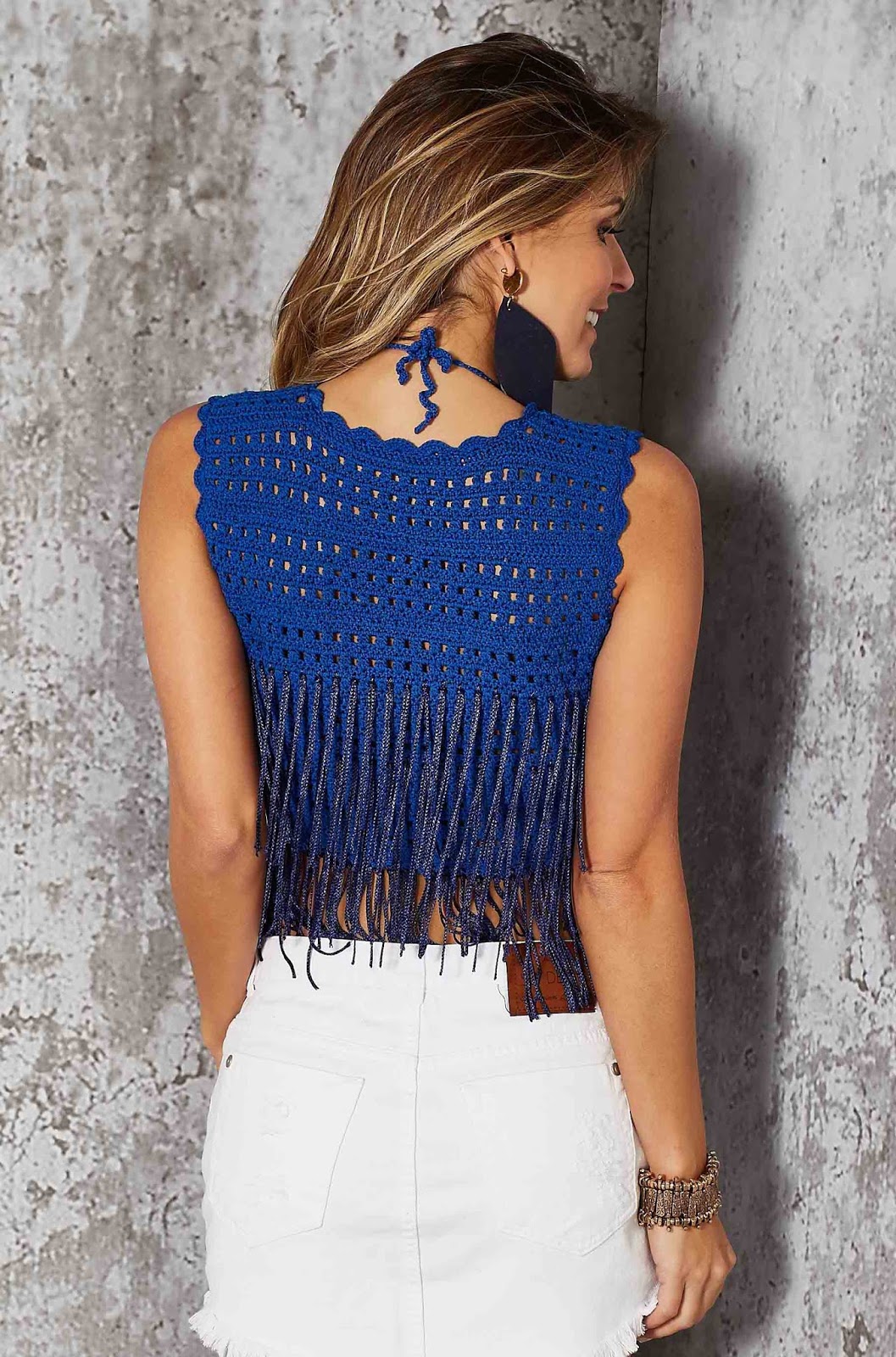 Cropped em crochê passo a passo com receita e gráfico