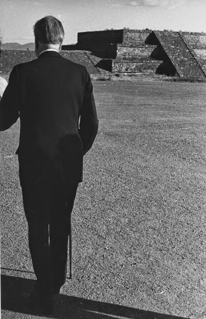 todo el año Luis In memoriam A. R.