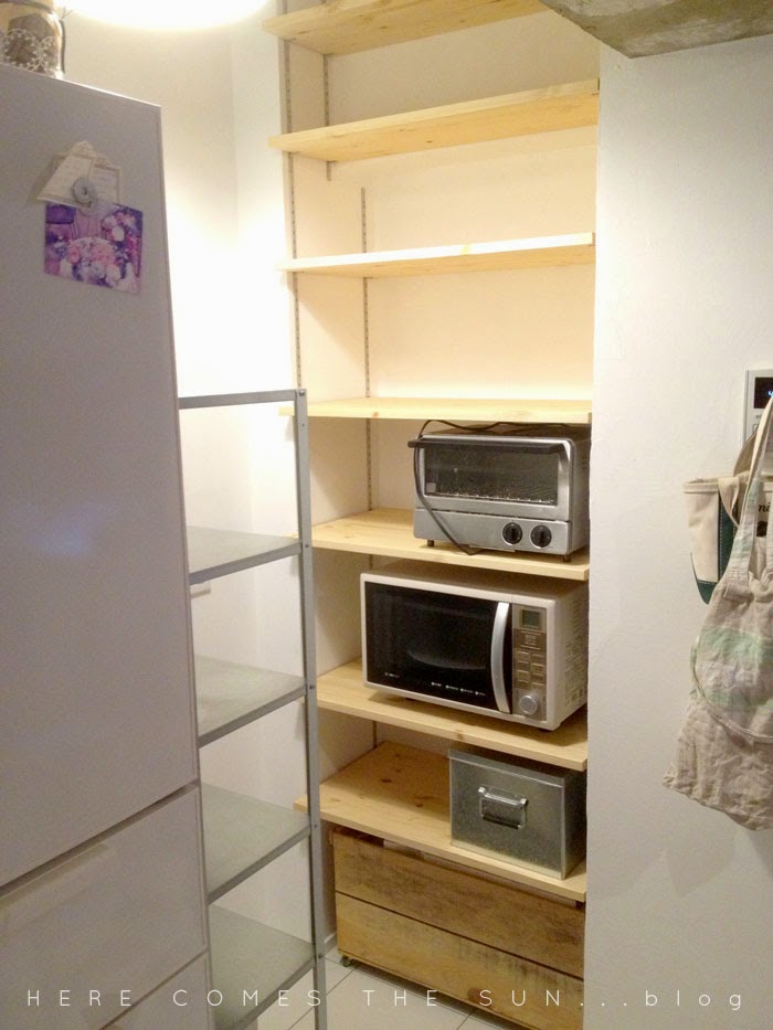 キッチンの収納棚をDIYでパントリー風に