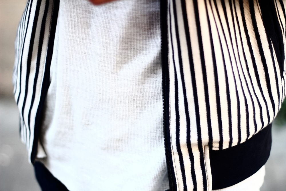 BLOG_MODE_STYLE-homme-masculin-paris-bordeaux-instagrammeur-francais-bomber-raye-olow-tshirt-iro-jeans-levis-mocassins-churchs-lunettes-edwardson-menottes-dinhvan-preppy