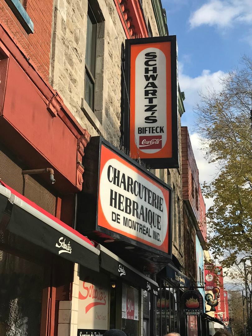 Schwartz's Charcuterie de Montréal Chic Delights