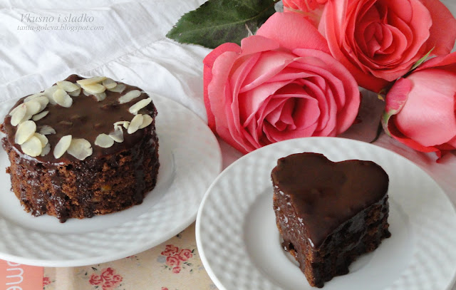 tania-goleva.blogspot.com Шоколадово-орехови пасти с кайсиево сладко