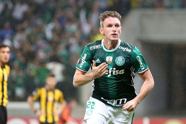 Inter tem interesse e pode buscar a contratação de lateral-direito do Palmeiras