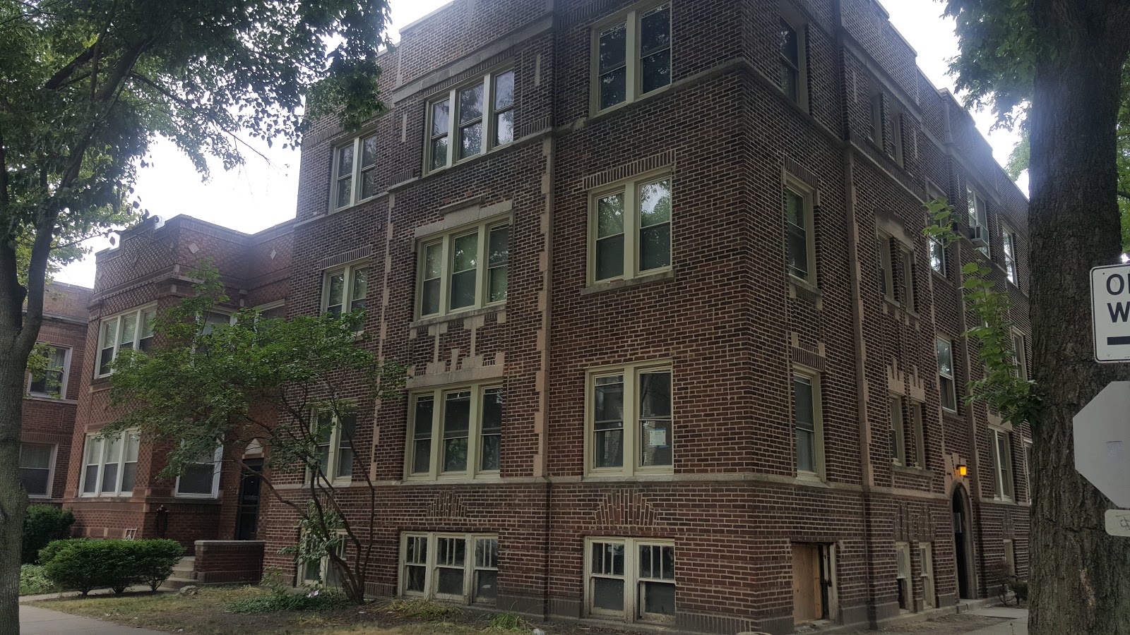 The Chicago Real Estate Local Deconversion? Investor buys Lincoln