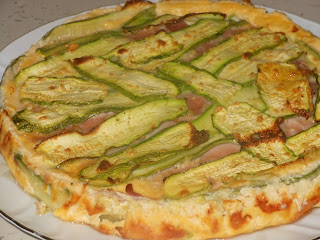 ... torta di zucchine con scamorza e cotto ...