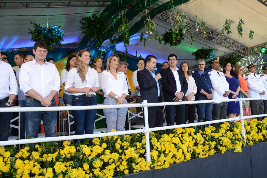 Blog Patrulha do Agreste Vereadores prestigiam desfiles cívicos em Santa Cruz do Capibaribe