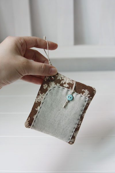 How To Sew A Zipper Coin Purse. DIY tutorial in pictures. 
