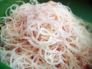 Shredded Pork Skin with Bread Recipe (Bánh Mì Bì Heo) 1