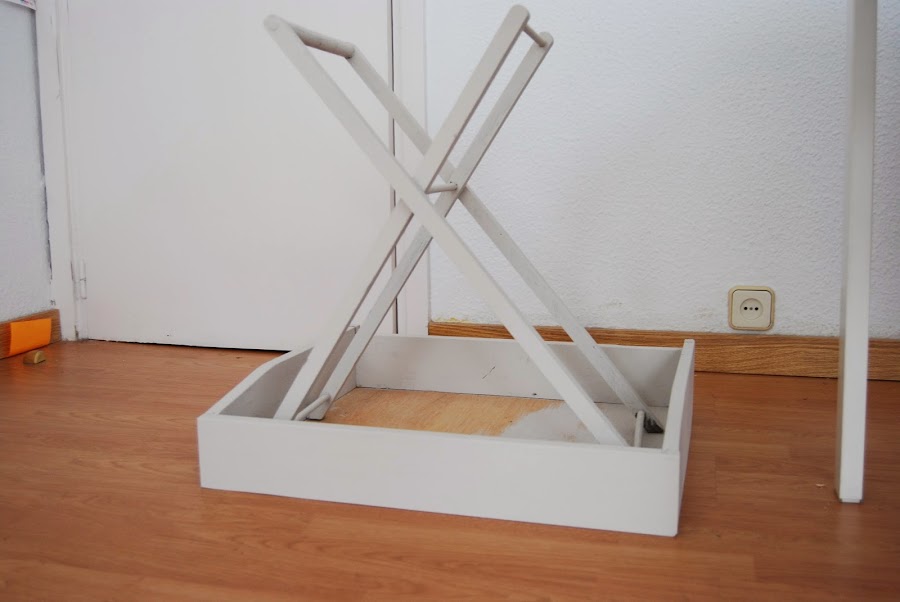 Cómo reciclar un cajón en una mesa auxiliar con chalk paint.