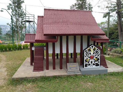 Rumah Betang (Kalimantan) - Rumah Adat