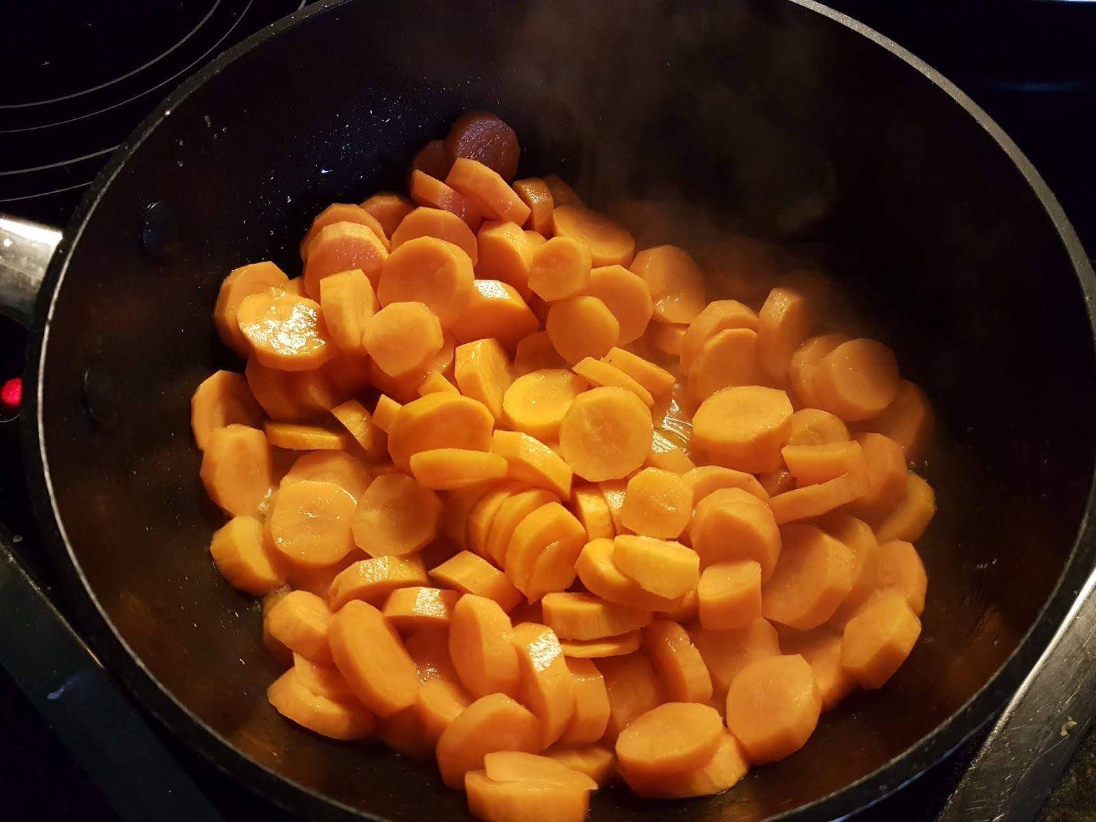 Leckeres aus Gertrauds Küche: Glasierte Karotten - Karottengemüse