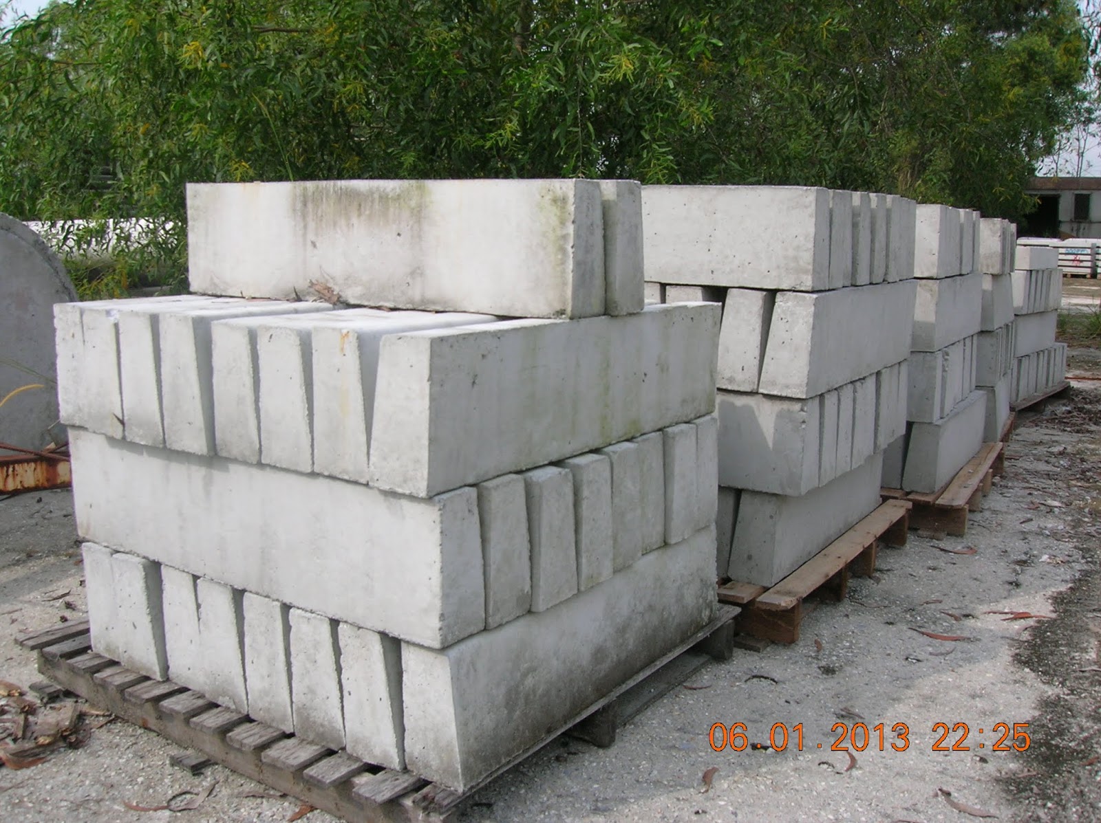 PRECAST ROAD KERB C & G UNITED TRADING CONCRETE KERB MALAYSIA SUPPLIERS C & G UNITED