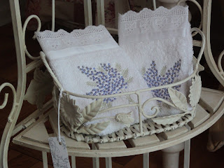 Paz Montealegre | Decoración: Toallas, Accesorios, y Cortinas de Baño