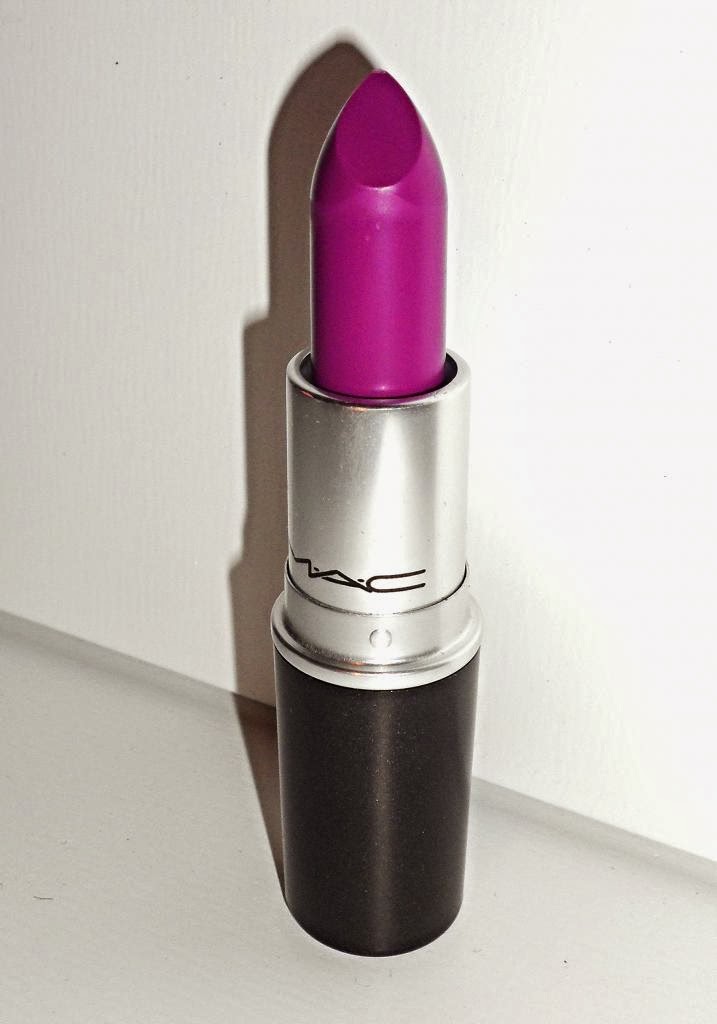 Strictly.Beauty 101 MAC HEROINE LIPSTICK REVIEW