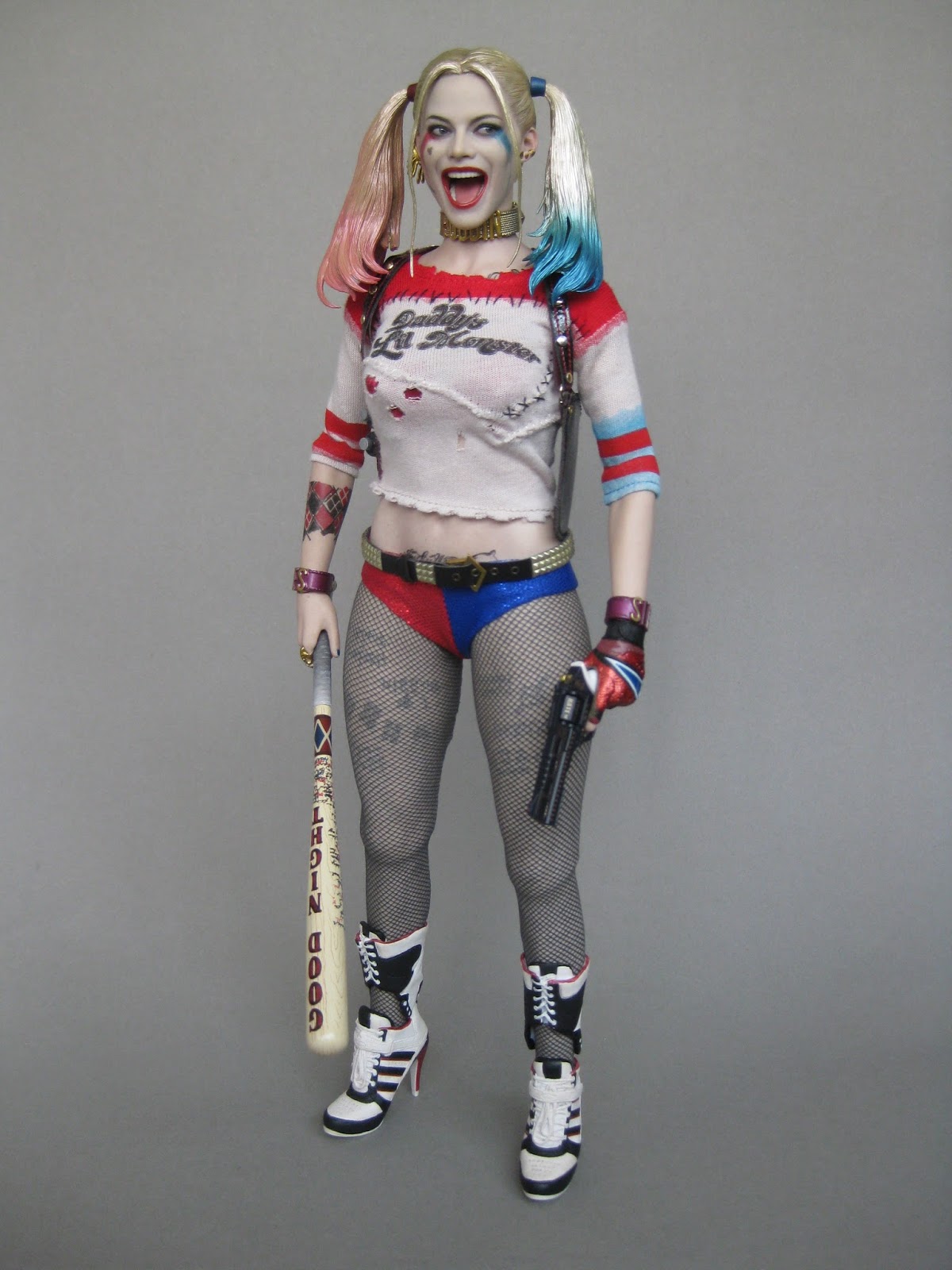 hot toys harley quinn suicide squad