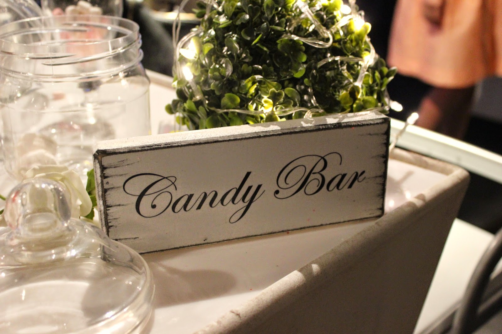 bloggers-love-fashion-week-candy-bar-sweets