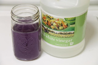 Vinegar and neutralized lye solution Vinegar and neutralized lye solution