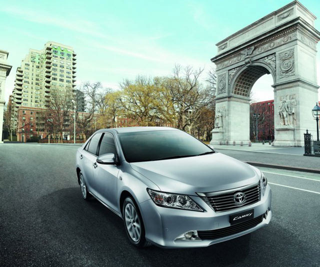 2013 Toyota Camry | NEOCARSUV.COM