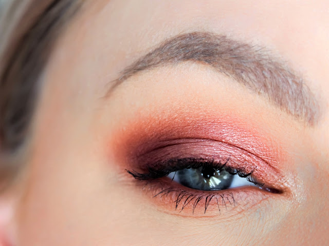 naked heat líčení