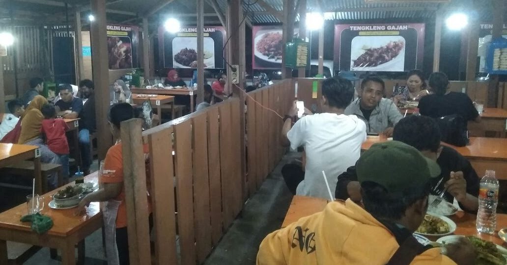 Desain Angkringan Rumahan School Booster