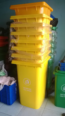 thung-rac-cong-cong-vang thung-rac-cong-cong-vang