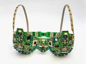 14-Support-Steven-Rodrig-Upcycle-PCB-Sculptures-from-used-Electronics-www-designstack-co